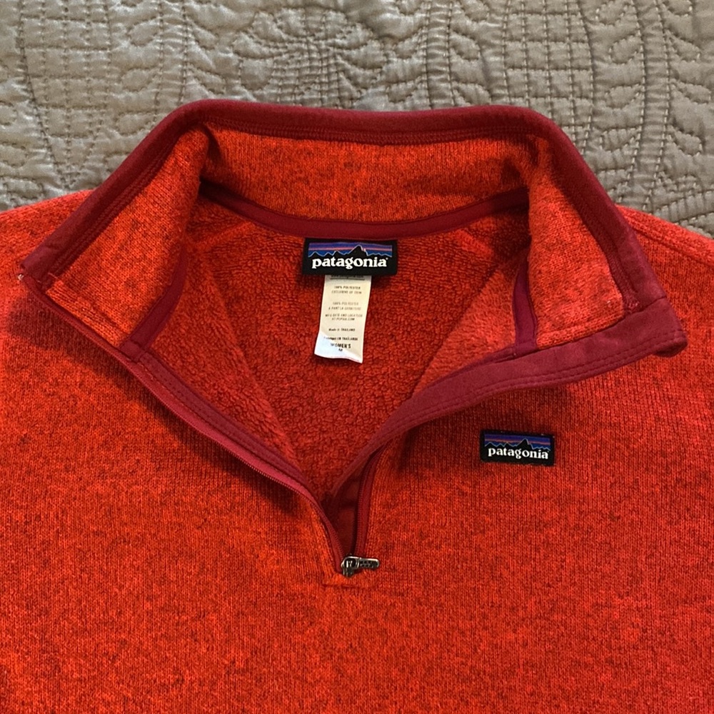 Red Patagonia pullover - Picture 2 of 3
